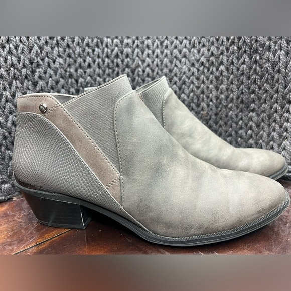 Simply Vera Vera Wang Shoes - 300. Simply Vera Vera Wang Skylark Women's Ankle Boots 10M